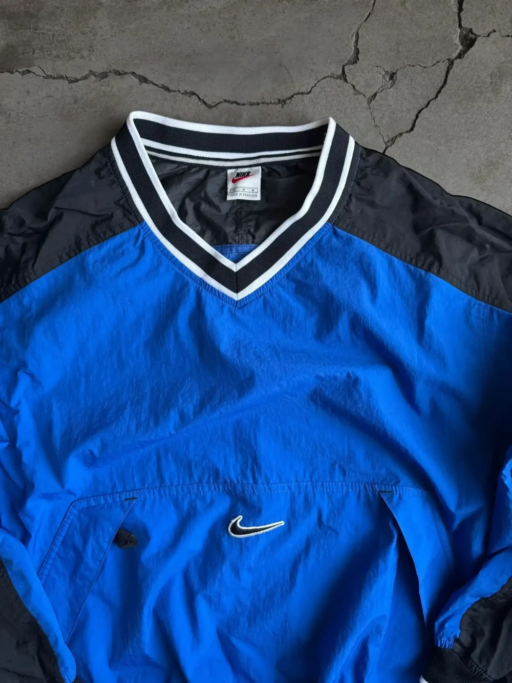 Buzo Rompevientos Nike Vintage (M) - Imagen 4
