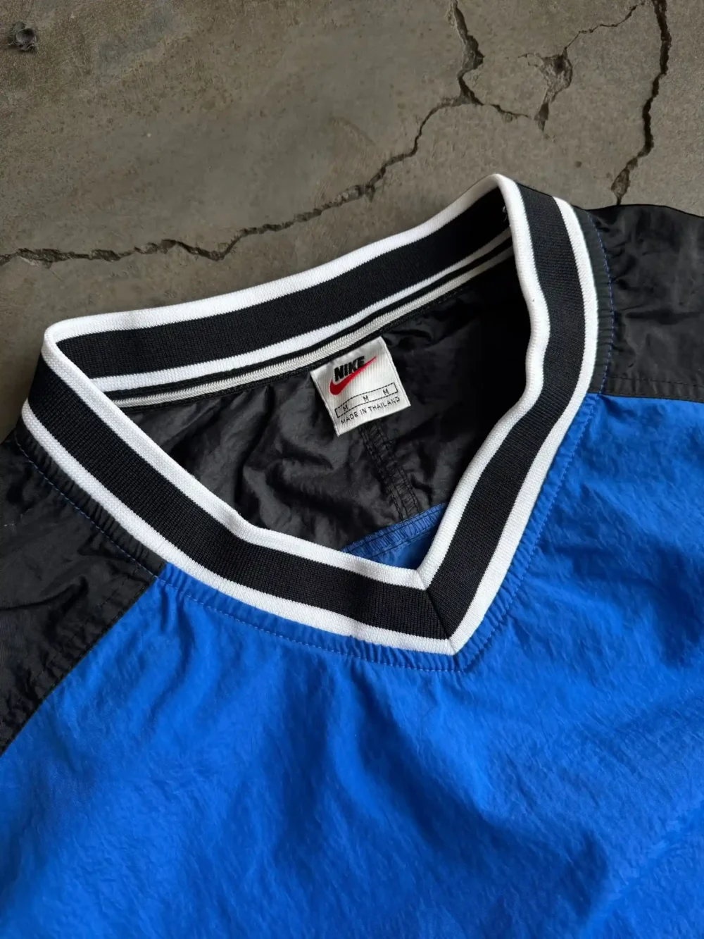 Buzo Rompevientos Nike Vintage (M) - Imagen 5