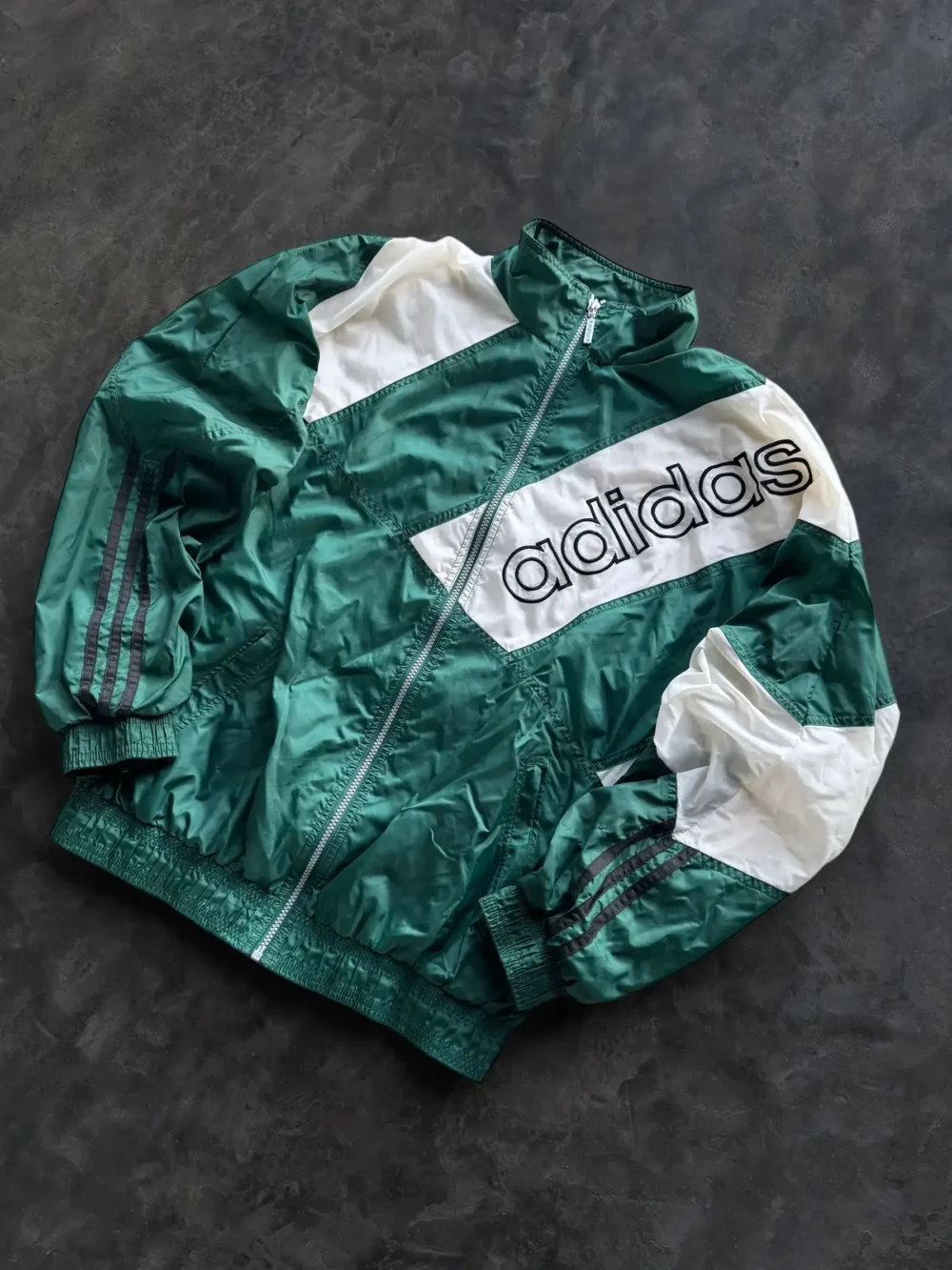 Campera Adidas Vintage (M) - Imagen 2