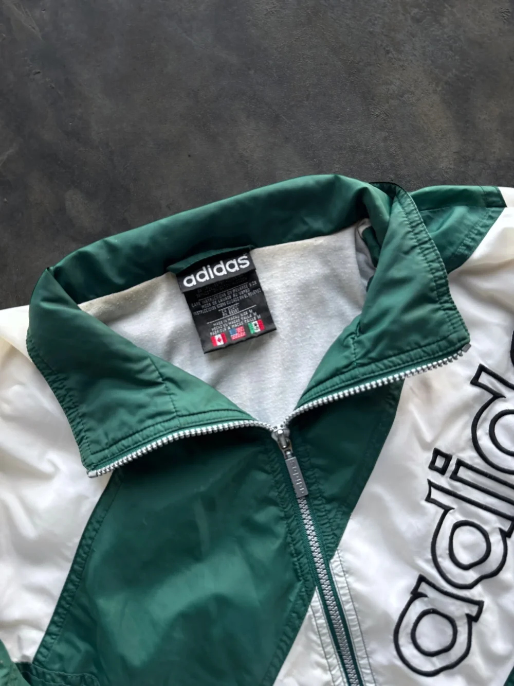 Campera Adidas Vintage (M) - Imagen 3