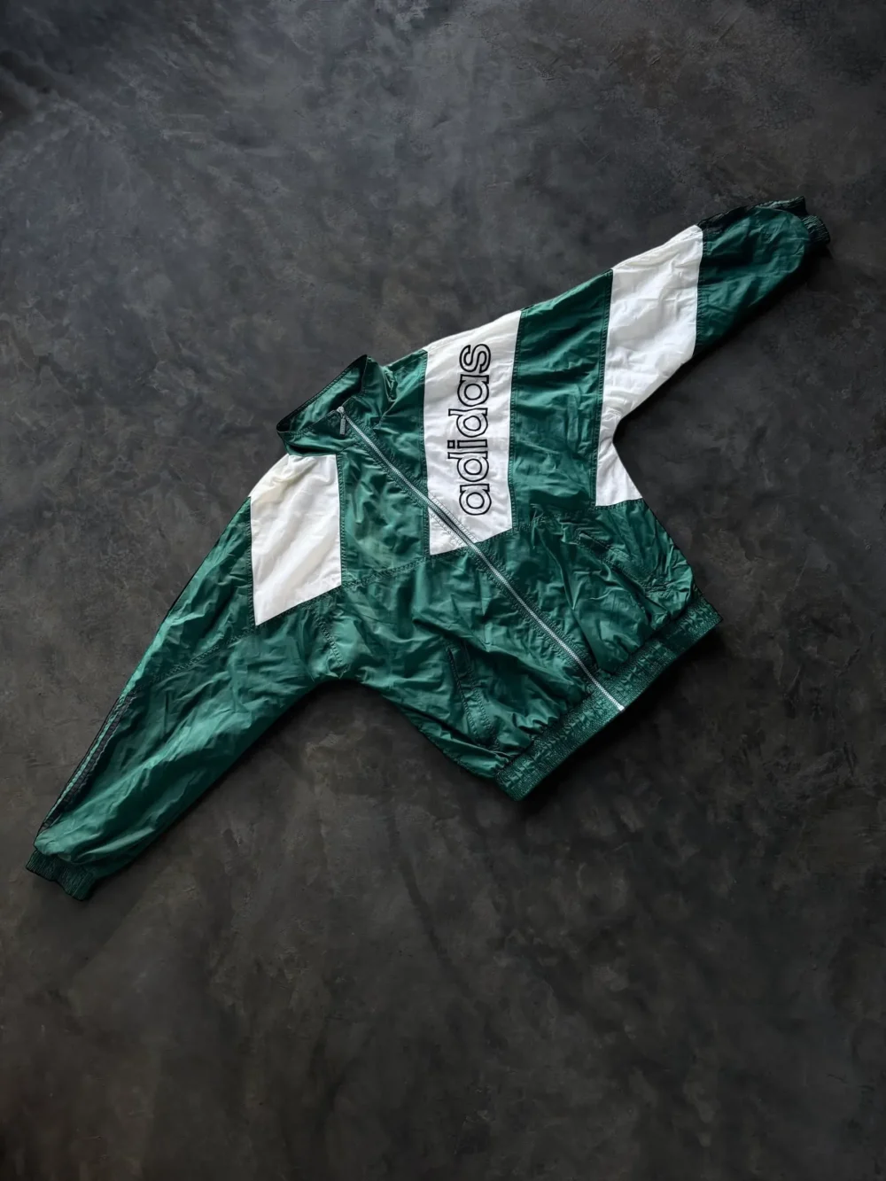 Campera Adidas Vintage (M) - Imagen 4
