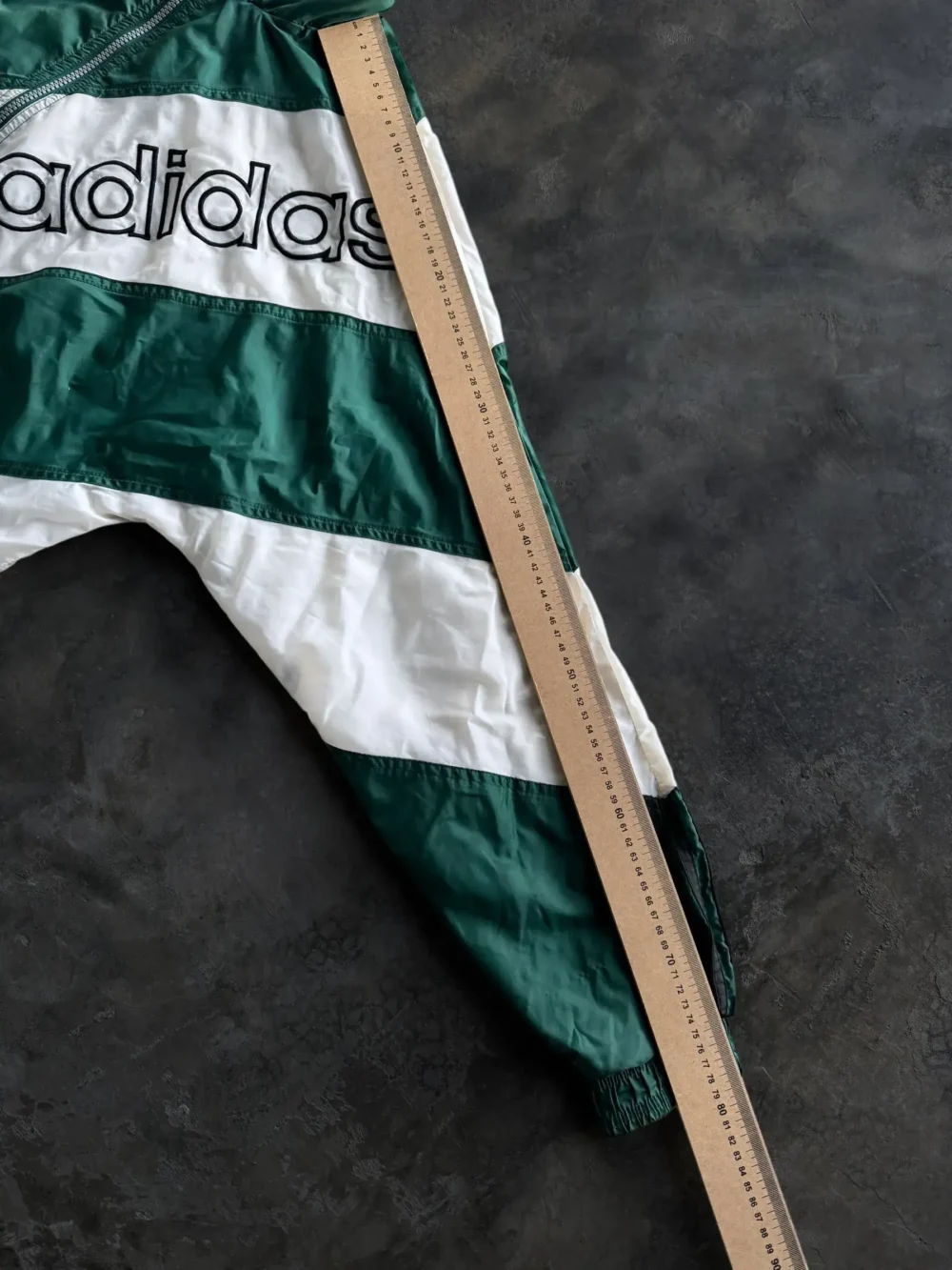 Campera Adidas Vintage (M) - Imagen 10