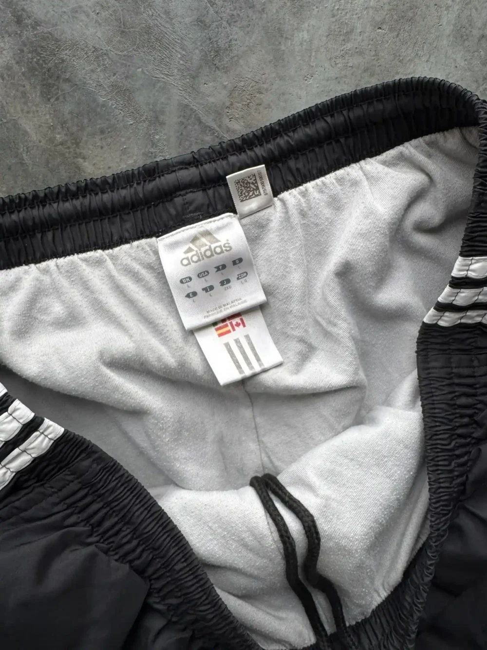 Pantalón Adidas Rompevientos (L) - Imagen 4