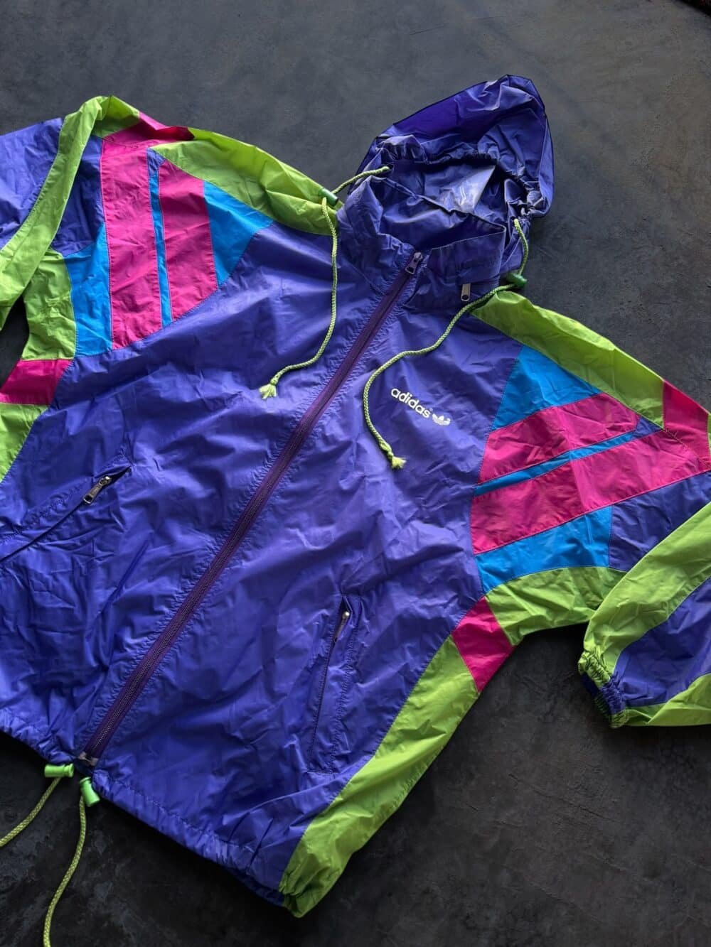 Rompevientos Adidas Convertible en Riñonera (M/L) - Imagen 3