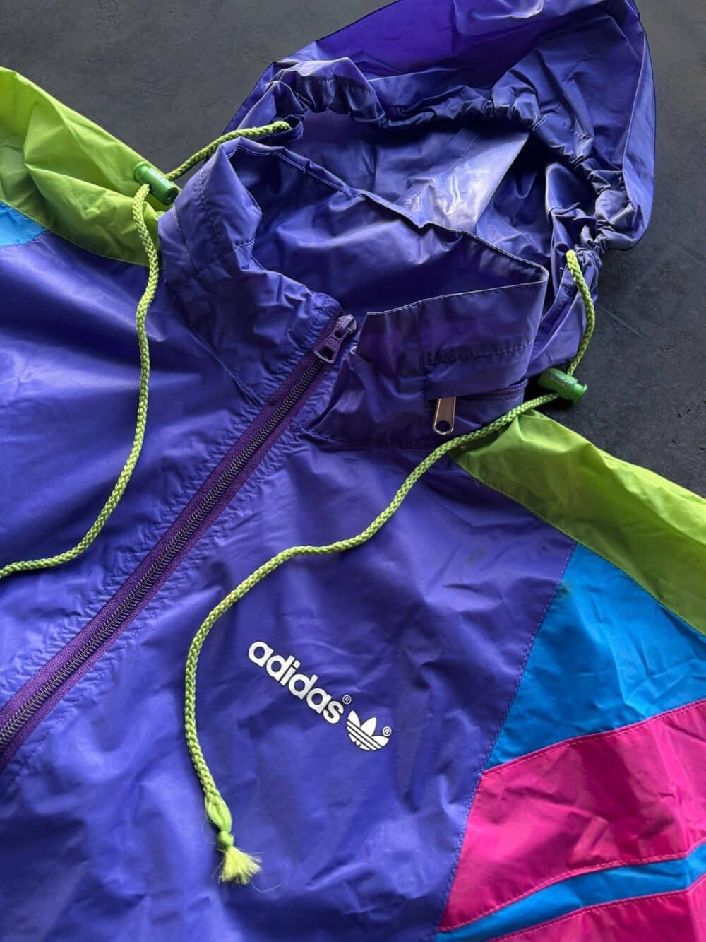 Rompevientos Adidas Convertible en Riñonera (M/L) - Imagen 4