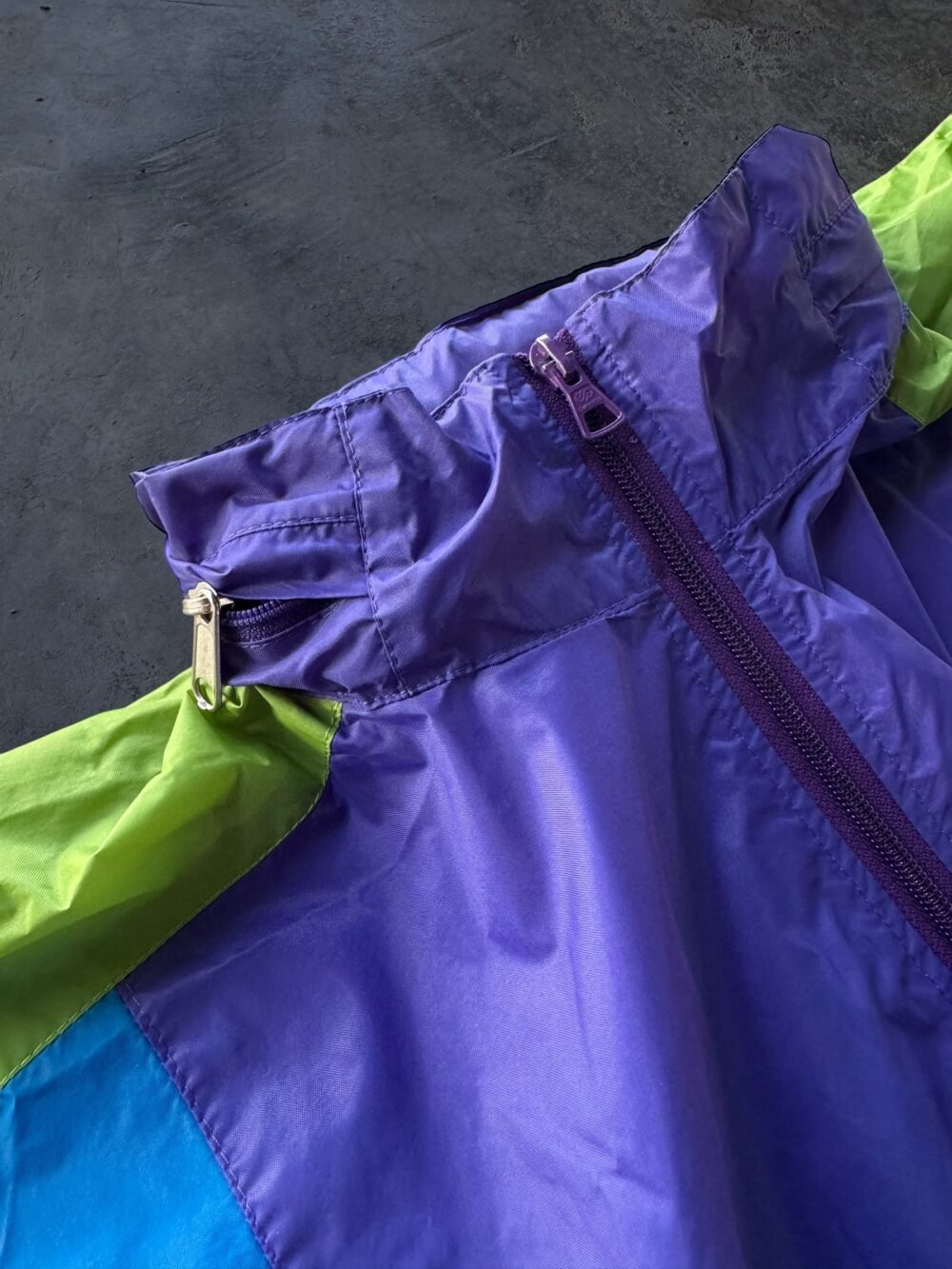 Rompevientos Adidas Convertible en Riñonera (M/L) - Imagen 6