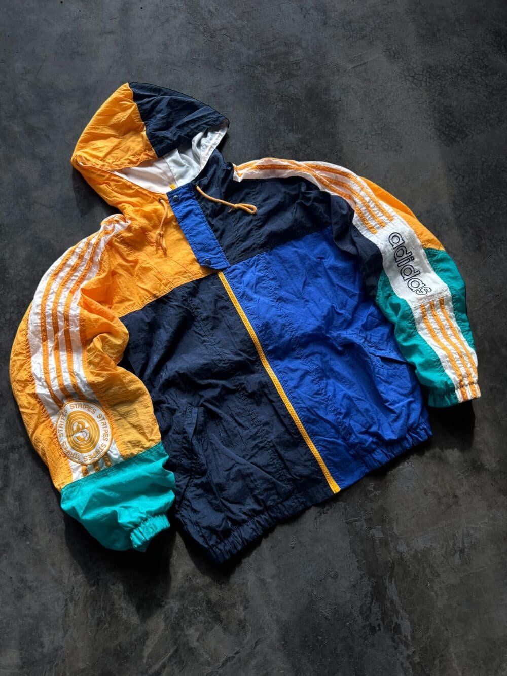 Rompevientos Adidas Vintage (S/M) - Imagen 5