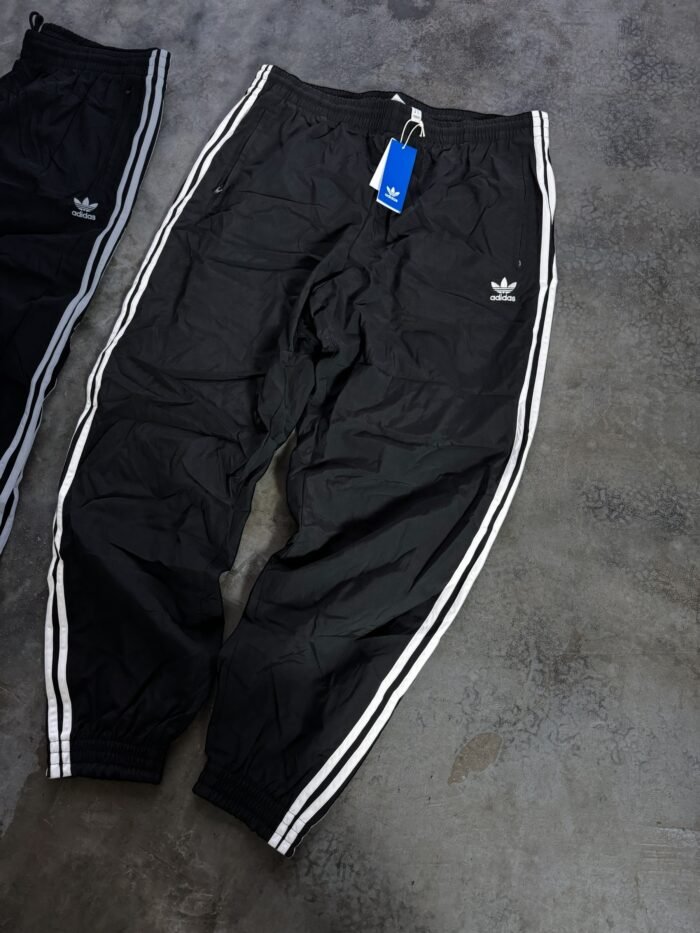 Pantalón Adidas Rompevientos (XL)