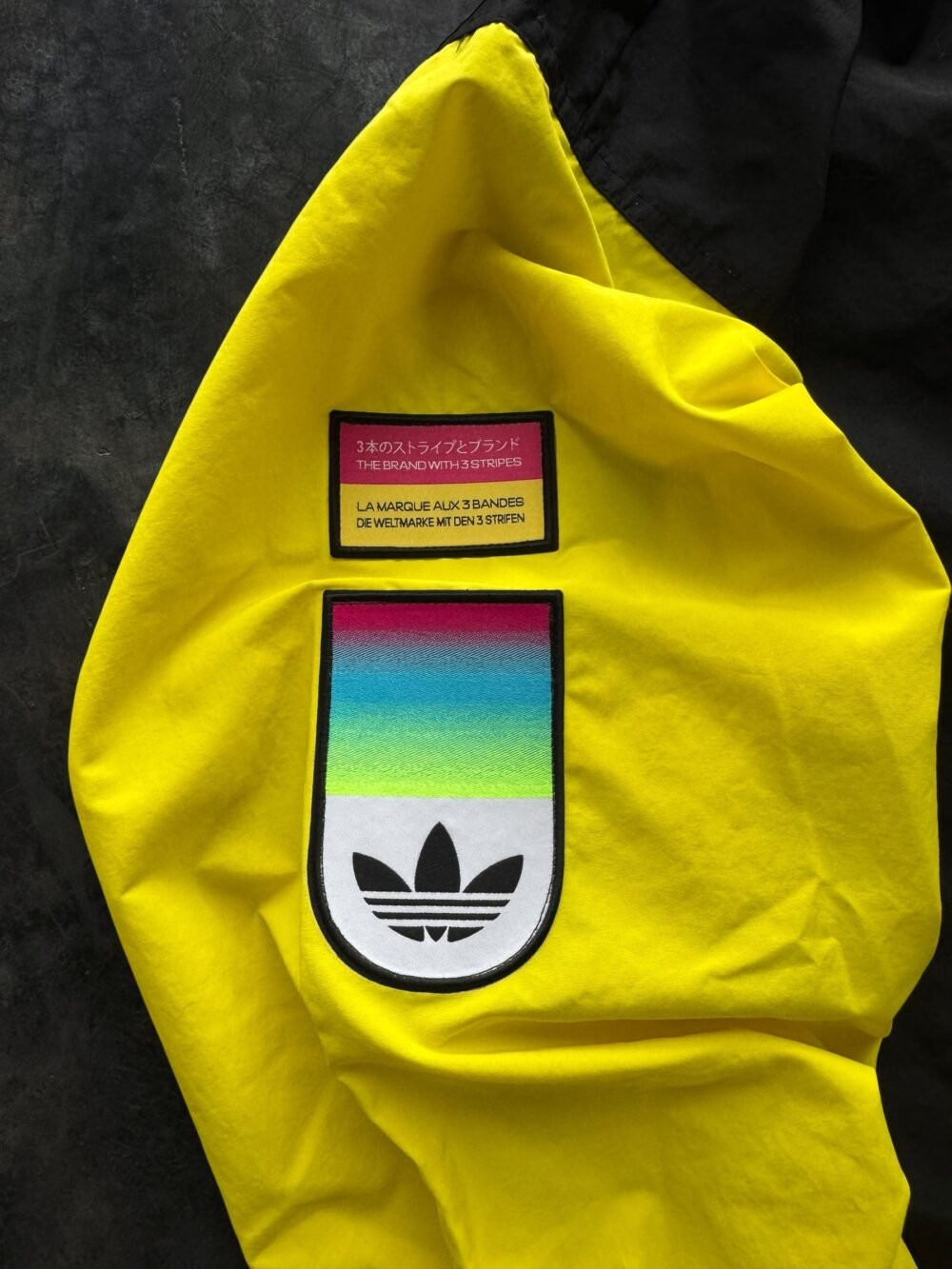 Campera Adidas Road To Tokyo (M) - Imagen 3