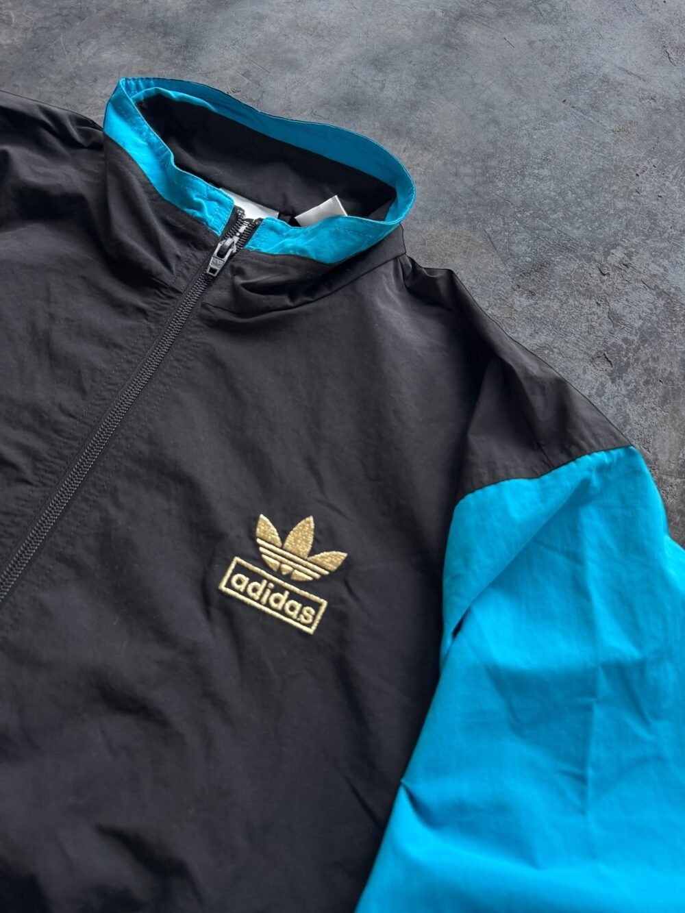 Campera Adidas Road To Tokyo (M) - Imagen 4