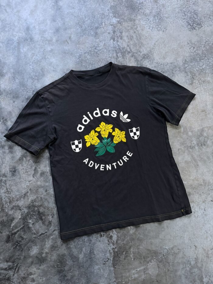 Remera Adidas Adventure (S/M)